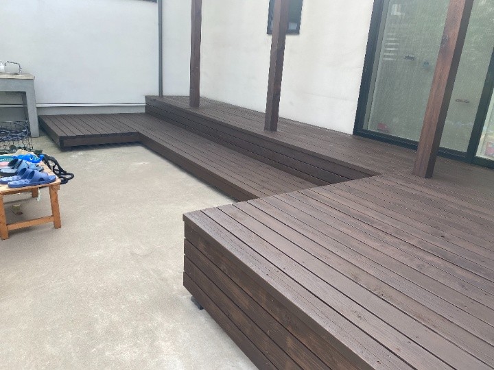 千葉市中央区新宿にて色あせたウッドデッキにキシラデコールで塗装工事を行い美観と耐久性を回復